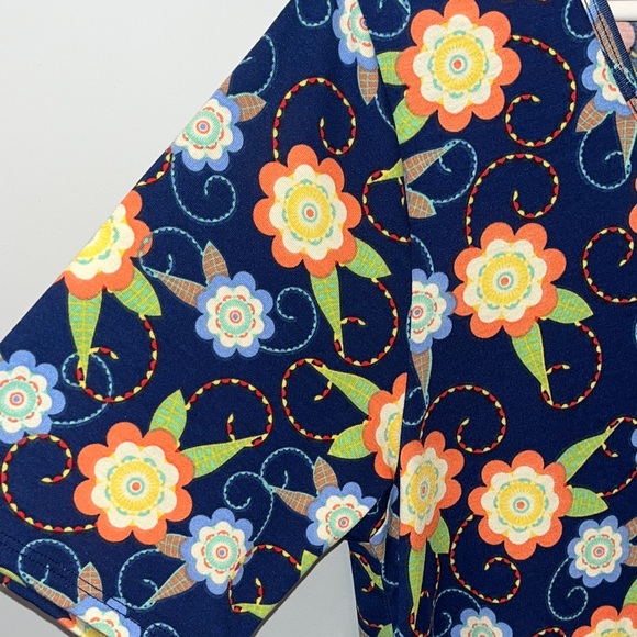 LuLaRoe Blue and Yellow Floral Short Sleeve Perfect T Top Women’s Size L NWT - Picture 5 of 11
